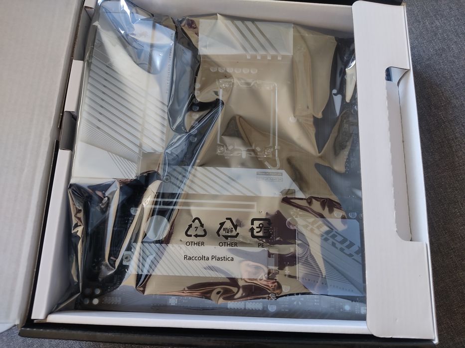 Gigabyte B760M Aorus Elite WiFi6E Gen5