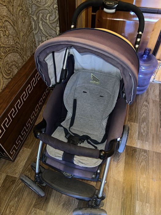 Коляска в очень хорошем состоянии почти новая