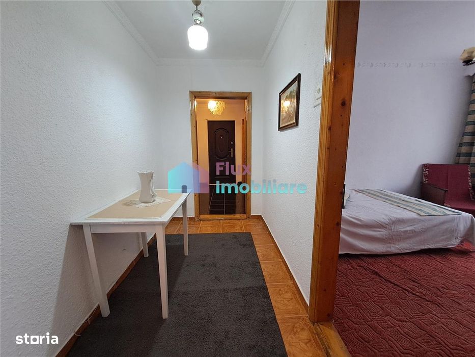 Apartament cu 3 camere etaj 2 Obcini zona Dany Gry