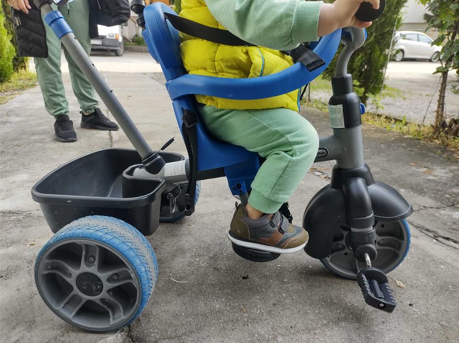 Триколесно, бутащо колело за малко дете 2&1 Little Tikes.