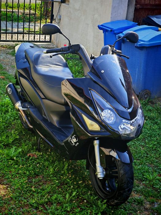 Scuter 125 Daelim S3 cat B Maxi Scuter