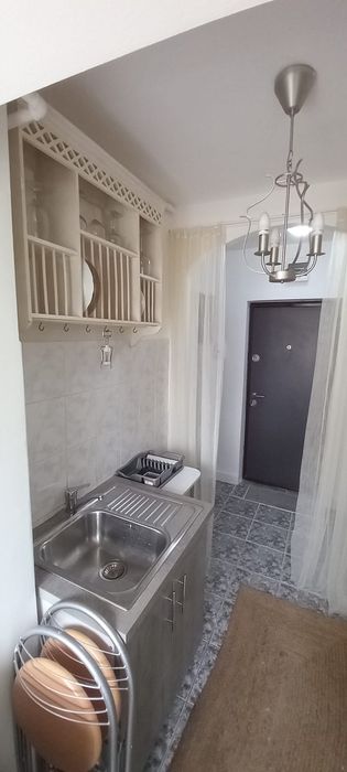Închiriez garsonieră confort 1, Bulevardul Decebal, deasupra Galeriei de Artă, bloc recent reabilitat, lângă piața centrală  Deva.