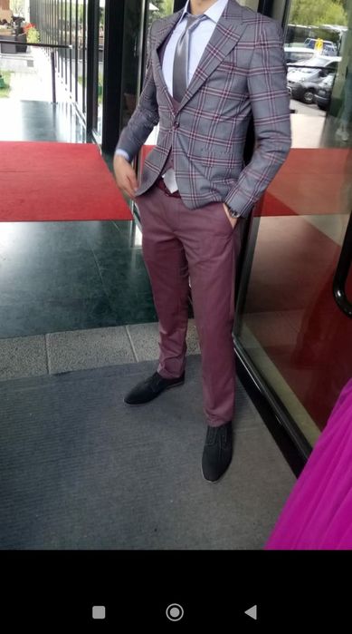 Vand costum complet sacou, pantalon, vesta, cravata, camasa