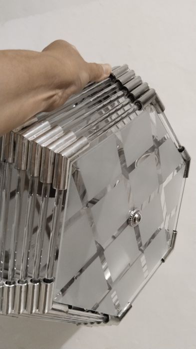 Продам люстру потолочную