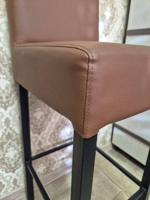 Стул барный коричневый