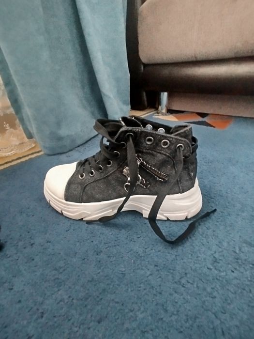 Продам кеды джинсовые