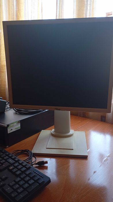 Компютър Комплект HP Compaq Pro 6305 + Монитор Fujitsu