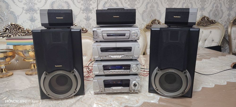 Продаю муз центр Technics.
