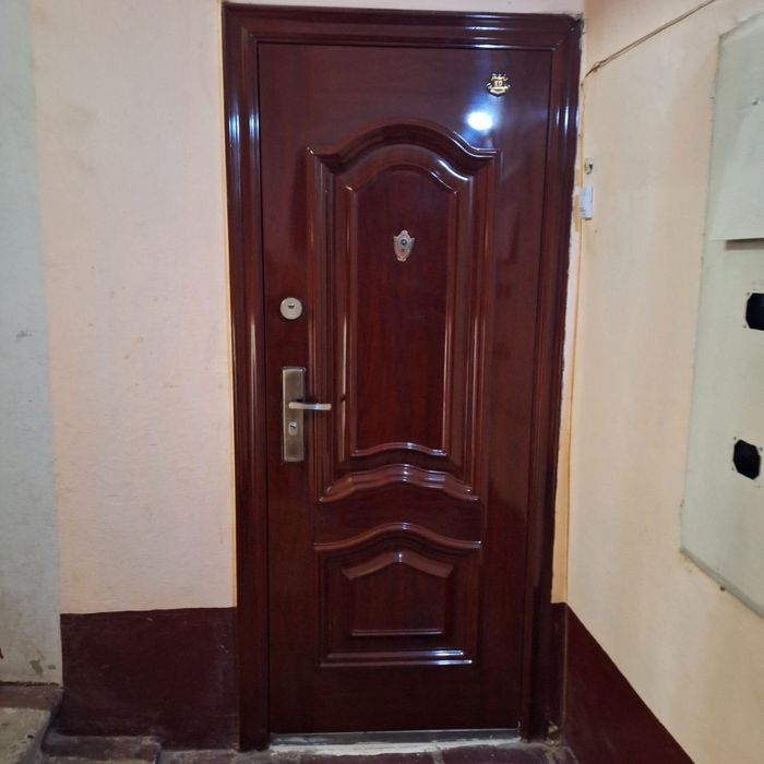 Сотилади МРО ГАИ Рупарасида жойлашган 3 хонали уй