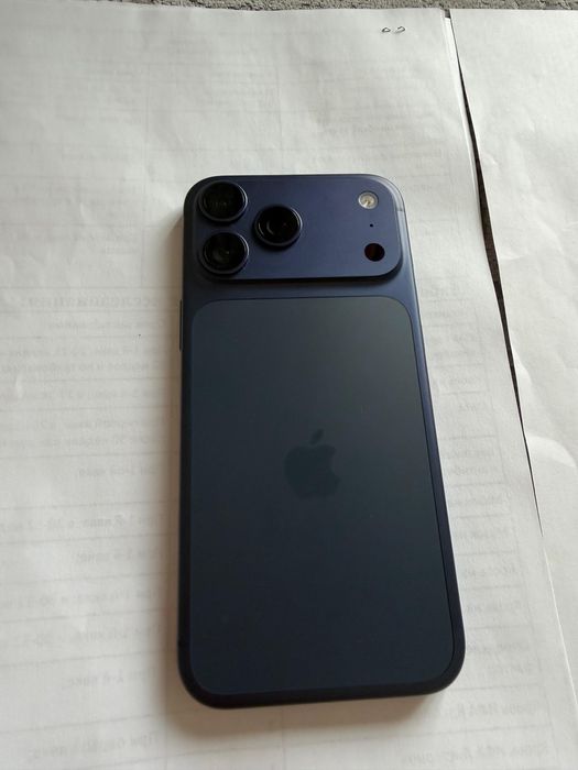 Iphone 17 Pro Max,  Deep Blue 256 GB