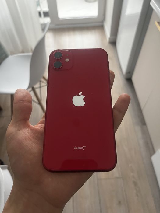 Продам Айфон 11 64гб красного цвета идеал