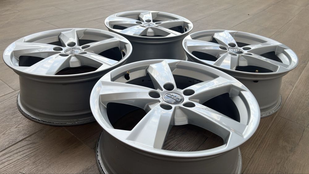 Jante 17 Originale Audi R17 5x112/butuc 57,1 mm/Jenți /Genți/ Aliaj/Aluminium/Audi A3 A4 A6 Q2 Q3