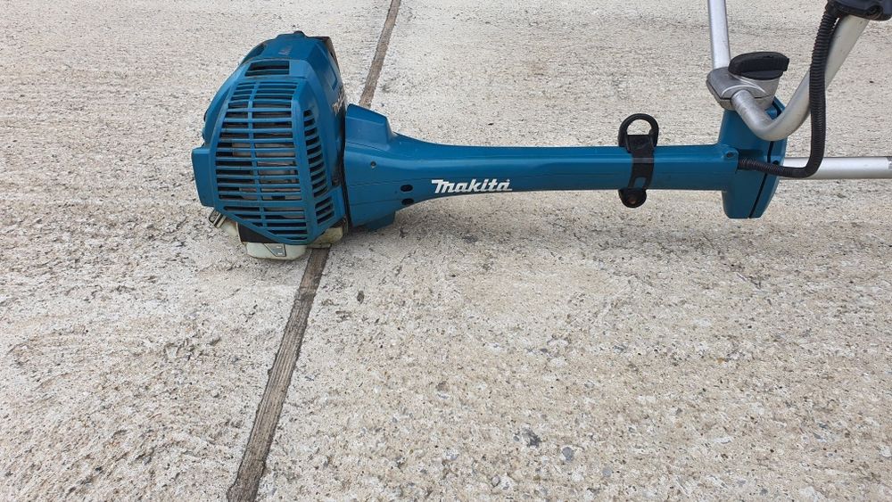 Косачка Makita EM4351UH
