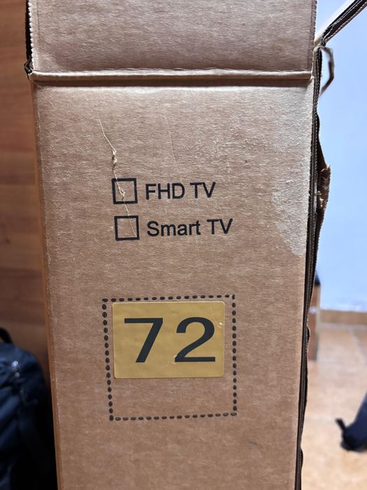 Продам смарт телевизор новый