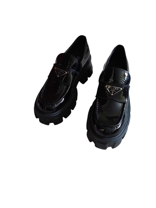 Prada Monolith лак оригинал