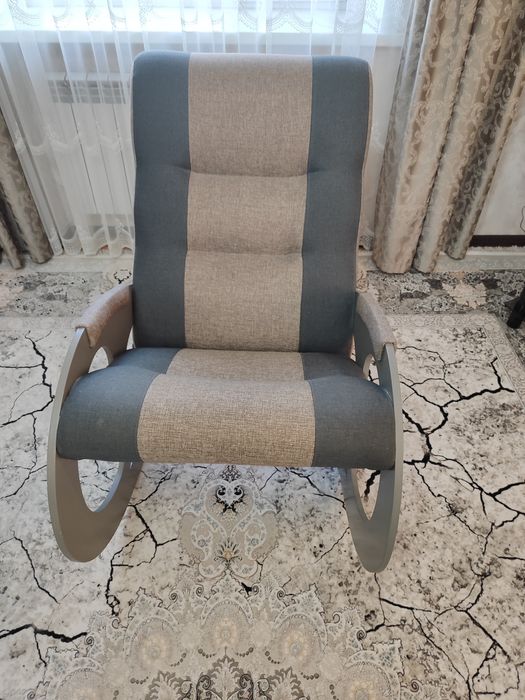 Продается новое кресло качалка