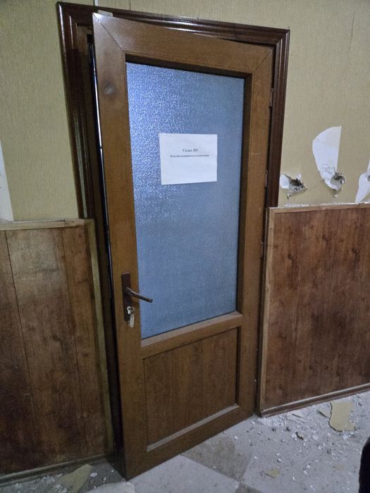 Двери пластиковые БУ