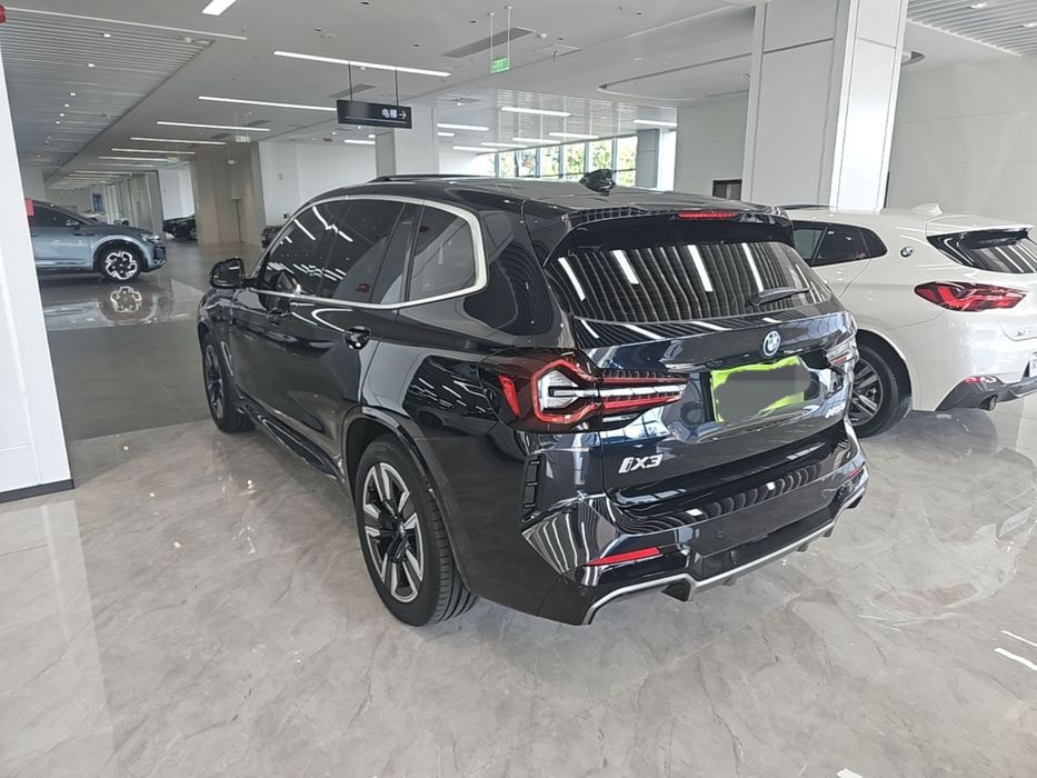 BMW iX3 2024 Leading Model электричка