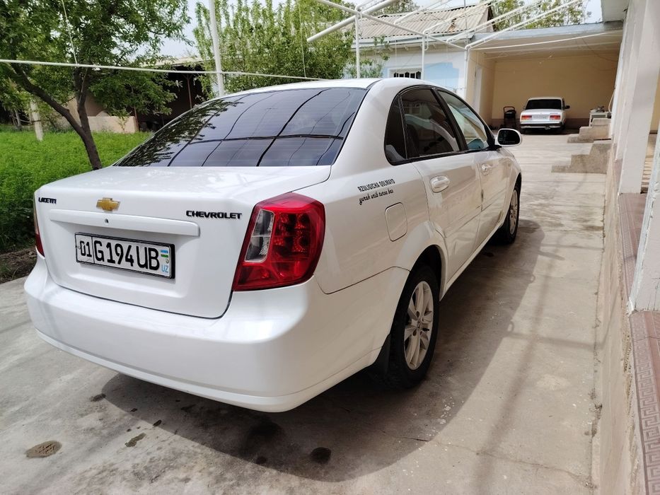 Lacetti 1.6 2013 avtomat oq