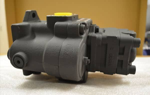 pompa hidraulica miniexcavator bobcat 331 ult-036352