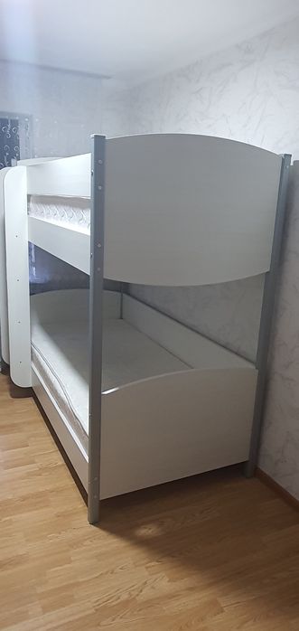 Кровать двухъярусная