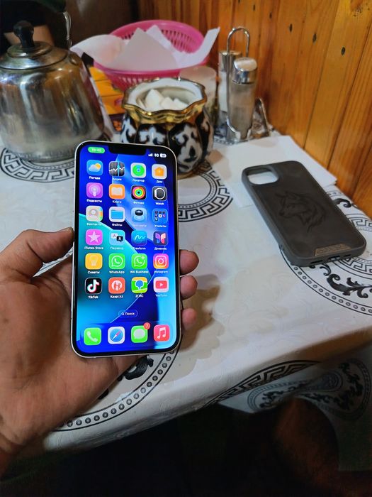 Продам Айфон 13 128гб