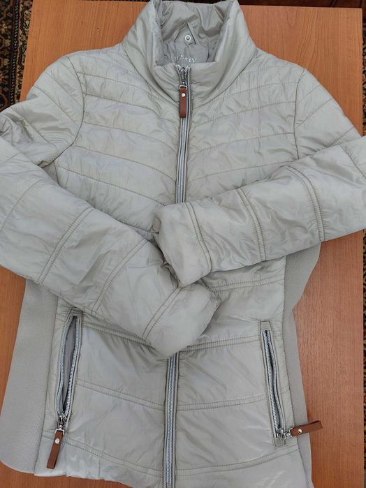 Vand geci de toamna, fustite ,hudi ,marca Zara si nu numai