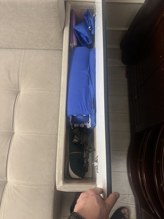 Диван угловой в хорошем состоянии