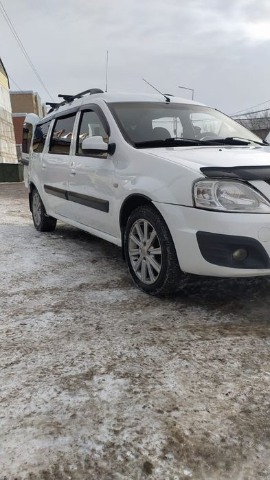 Продам машину ЛАРГУС 16 КЛАПАНА