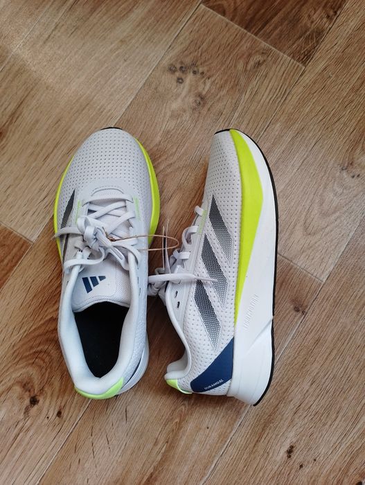 Женские кроссовки