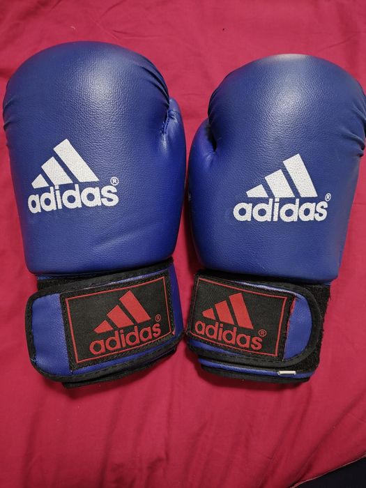 Боксерские перчатки