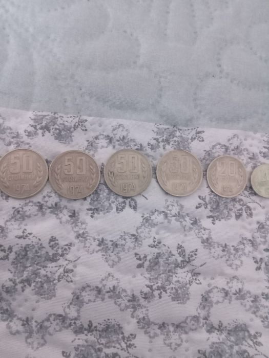 Продавам монети който има интерес