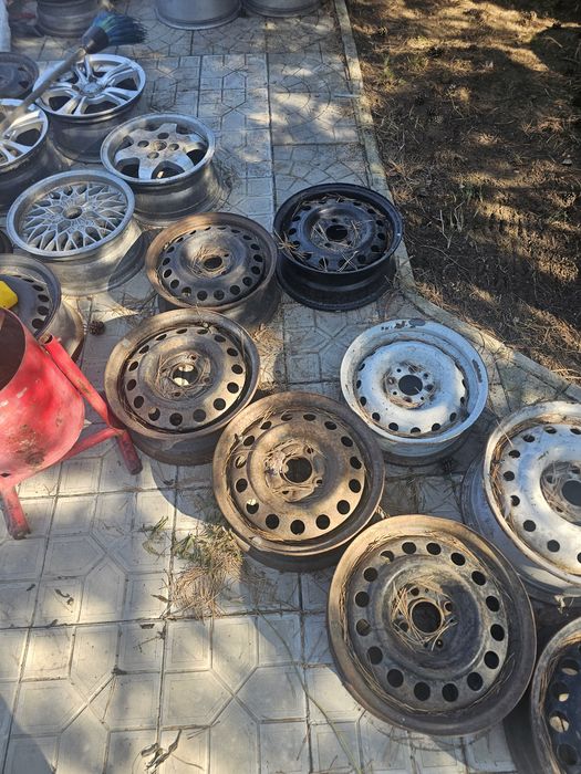 Продам диски 4 диска на Ауди 80б3