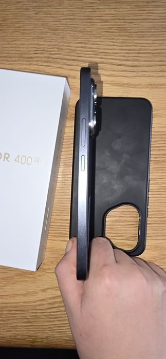 Vând Honor 400 5G