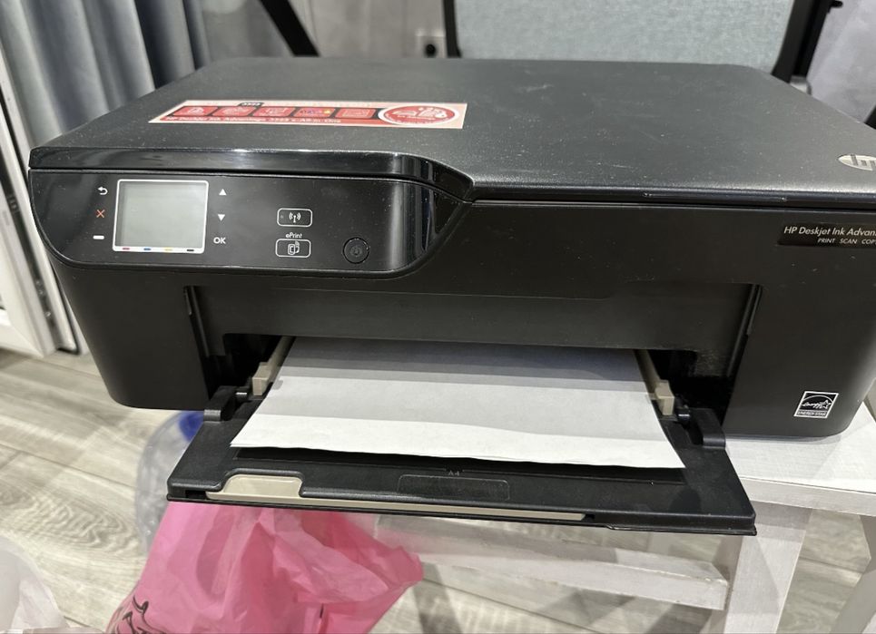 Продам цветной принтер HP 3525