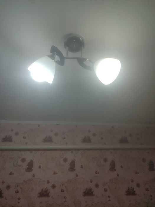 Продаются люстры