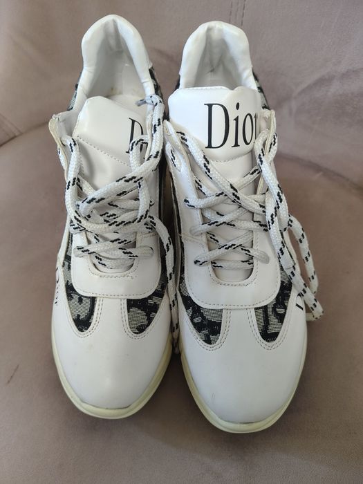 Продавам маратонки Dior