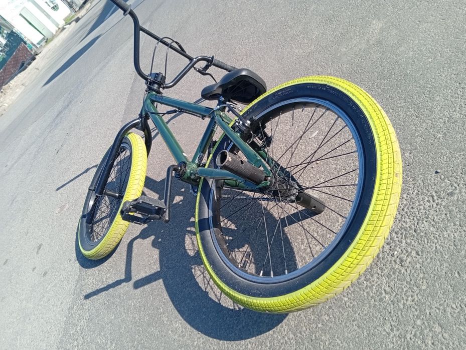 BMX wipe cu roti pe 20 inch