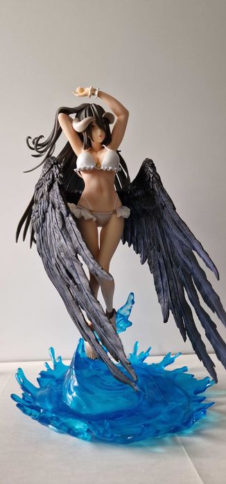 Аниме фигурка чёрные крылья