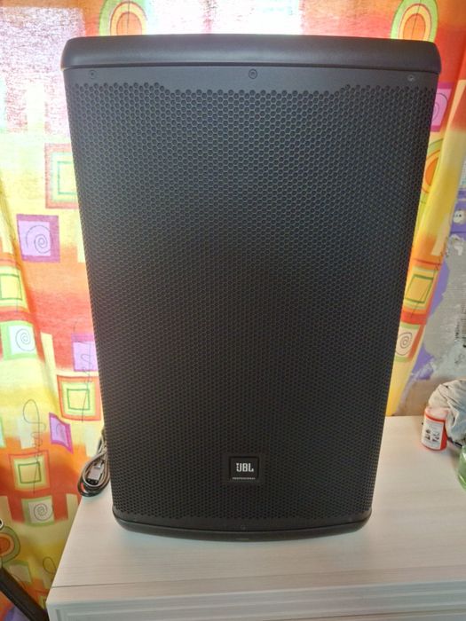 Boxa activa jbl eon 715
