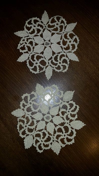 Българска бродерия - карета и на една кука