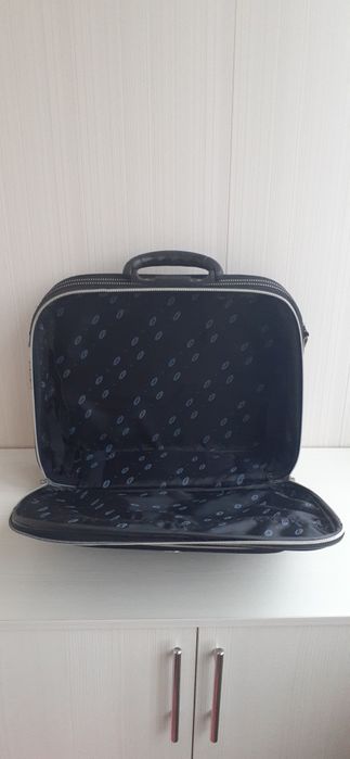 Деловая сумка (чемодан)