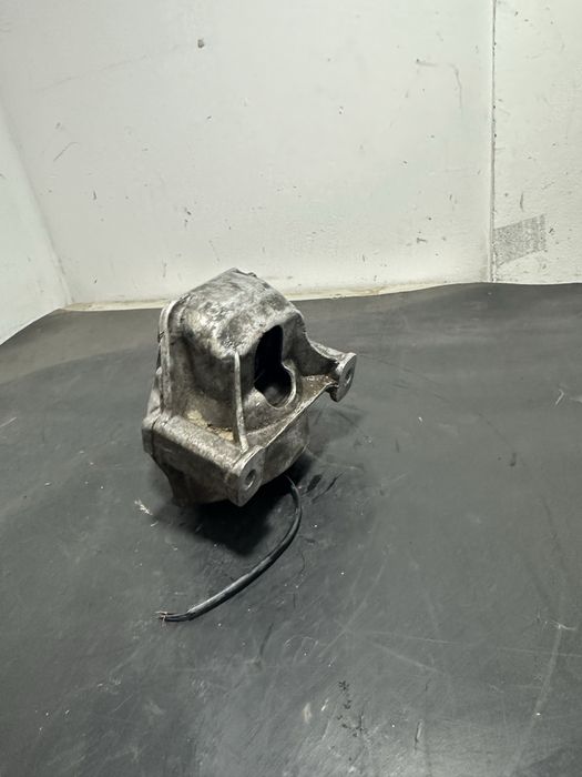 Tampon suport motor Audi A5 8T 2.7 TDI 2.0 TDI A4 B8 2.0 TDI 8R0199381