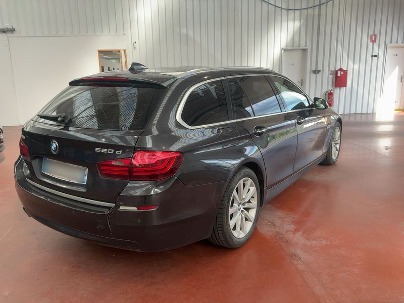 BMW 5er 520d xDrive Luxury 2015