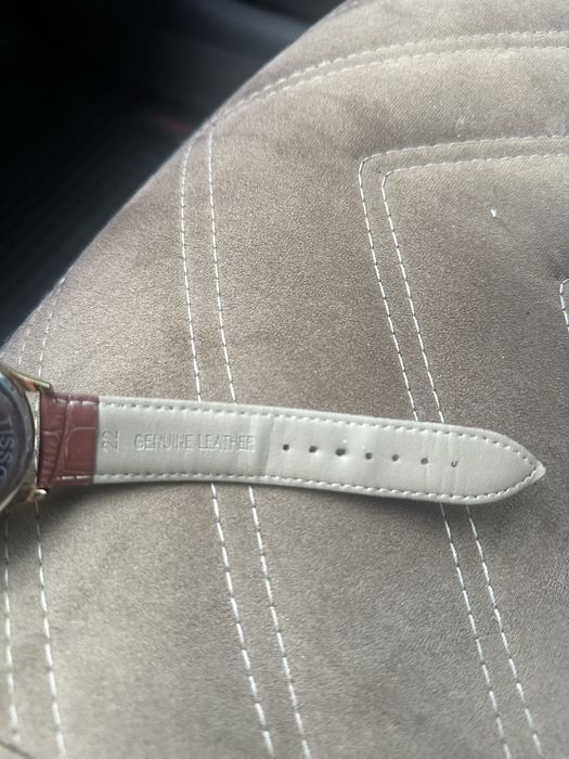 Часы швейцарский