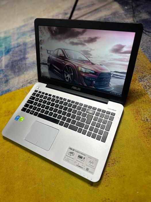 Laptop Asus A555l, i5 gen 4, ram 6 gb, 2 gb video - 399 lei