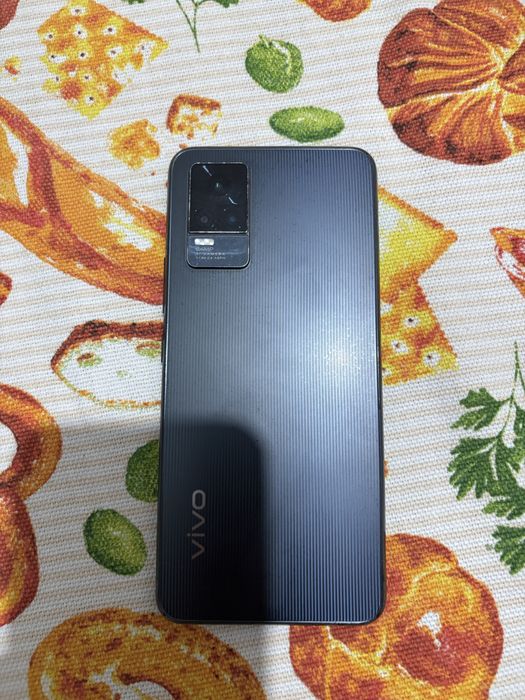 Продам телефон vivo v21e