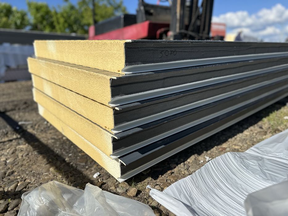 Panouri Sandwich Calitatea 1 perete si acoperis