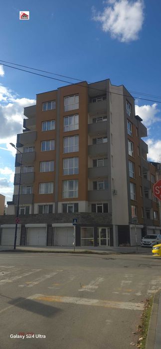 Продава тристаен, в нова кооперация на бул. "Цар Освободител"