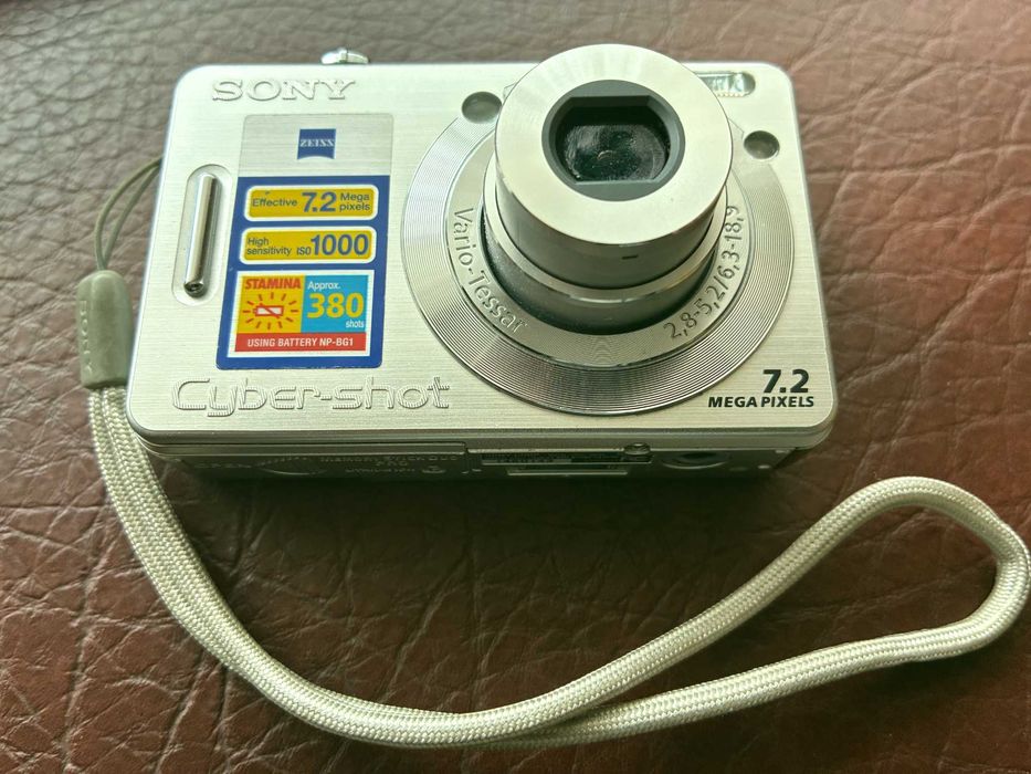 Продавам цифров фoтоапарат sony cyber shot dsc w55